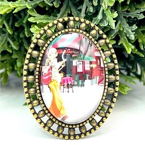 BROOCH WITH FASHION ILLUSTRATION